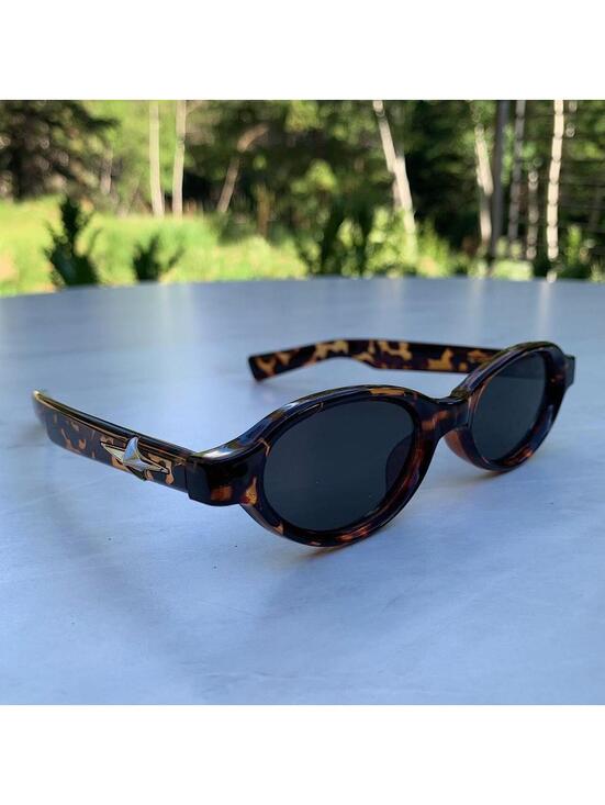 Accessories - Cyber Star Vintage y2k style cheetah print oval sunglasses. Tinted oval Lenses